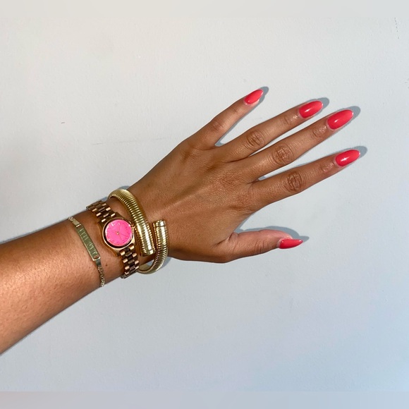 Holiday Sale🚨Authentic Marc Jacob’s watch - Picture 3 of 5